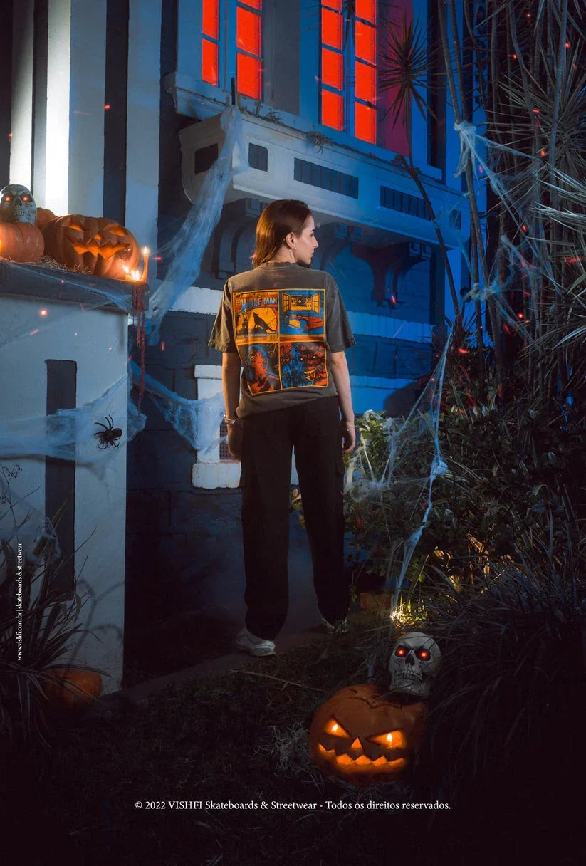 CAMISETA THE WOLF MAN CINZA ESTONADO "HALLOWEEN" - Four Street