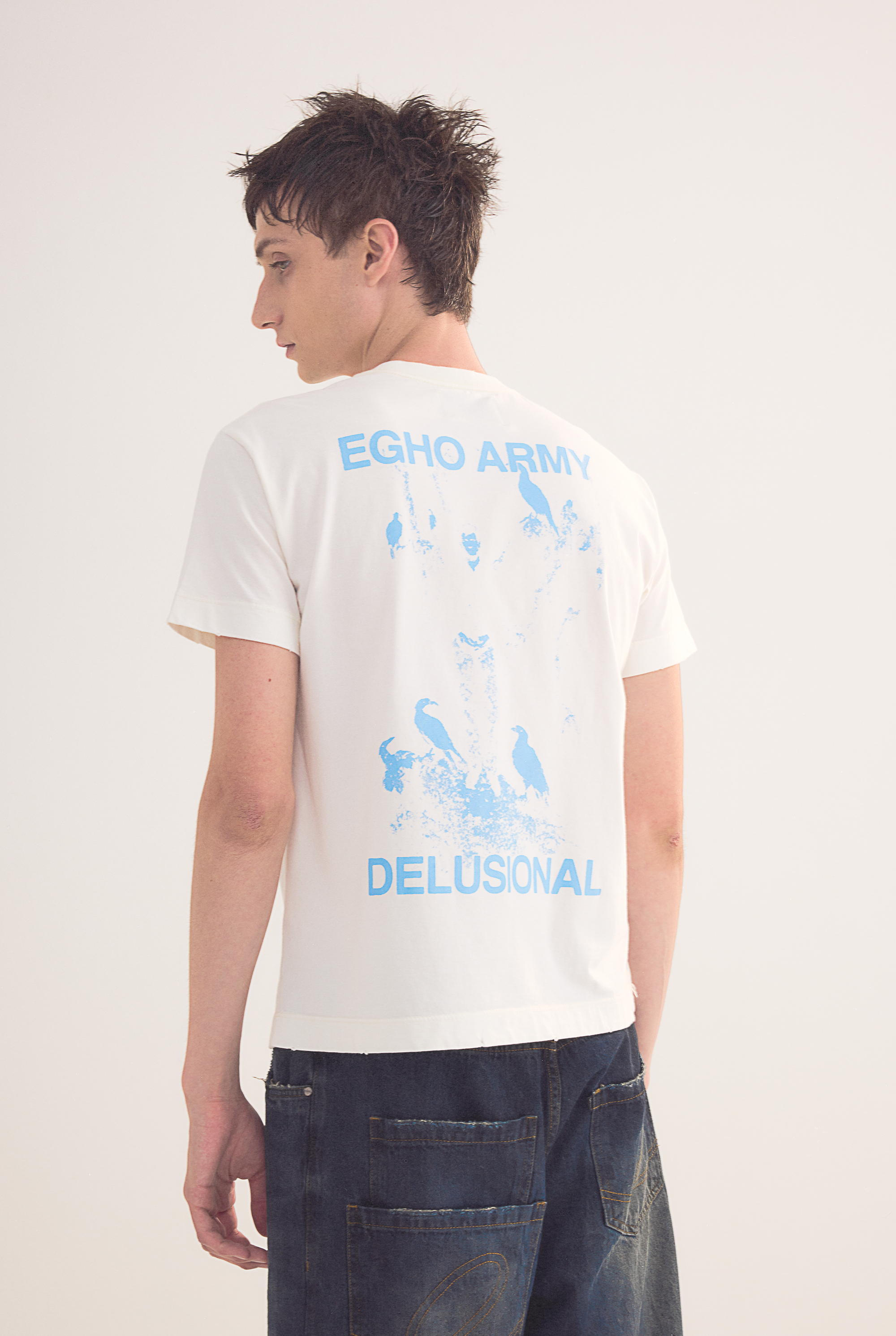 DELUSIONAL REGULAR TEE - OW