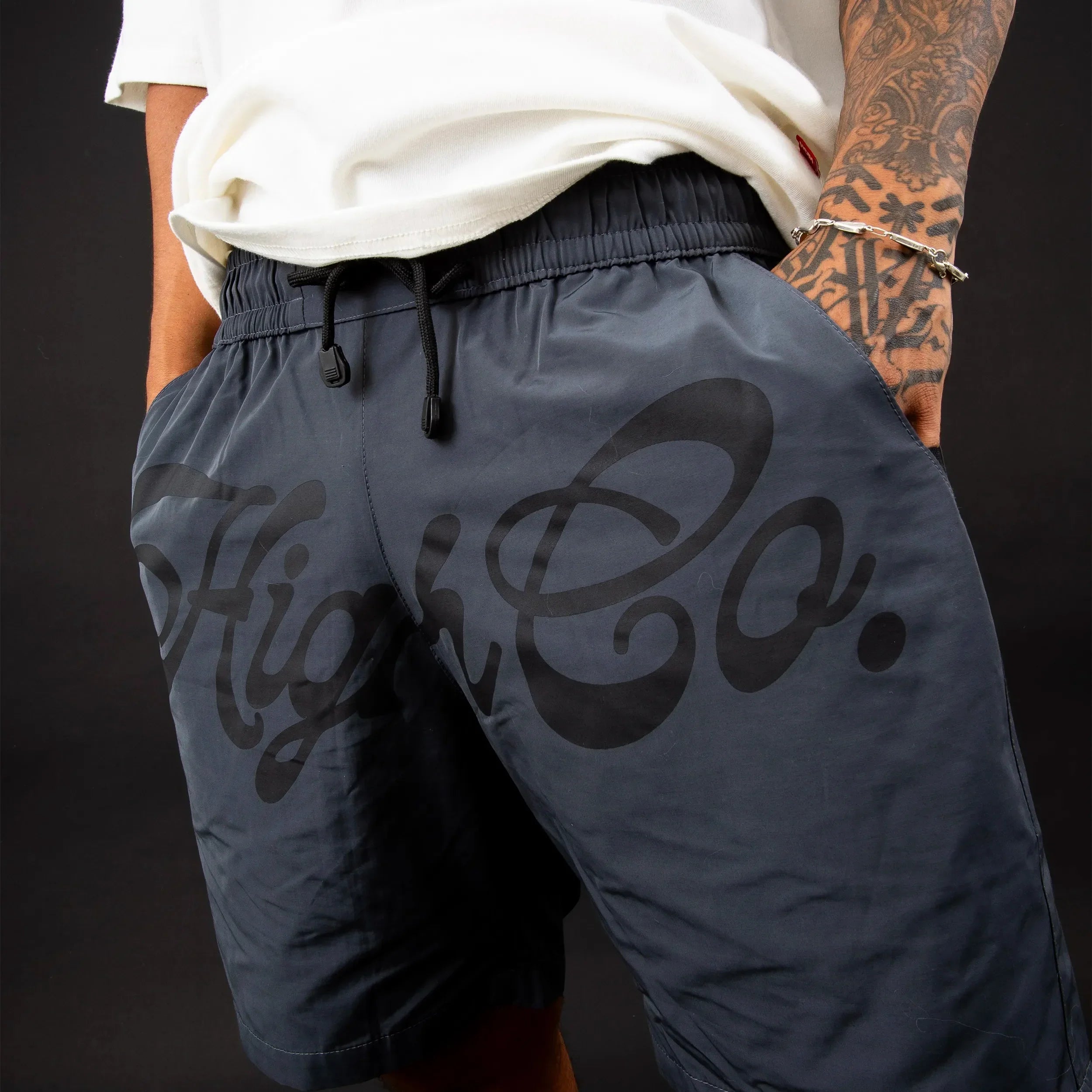 Shorts Script Grey - Four Street