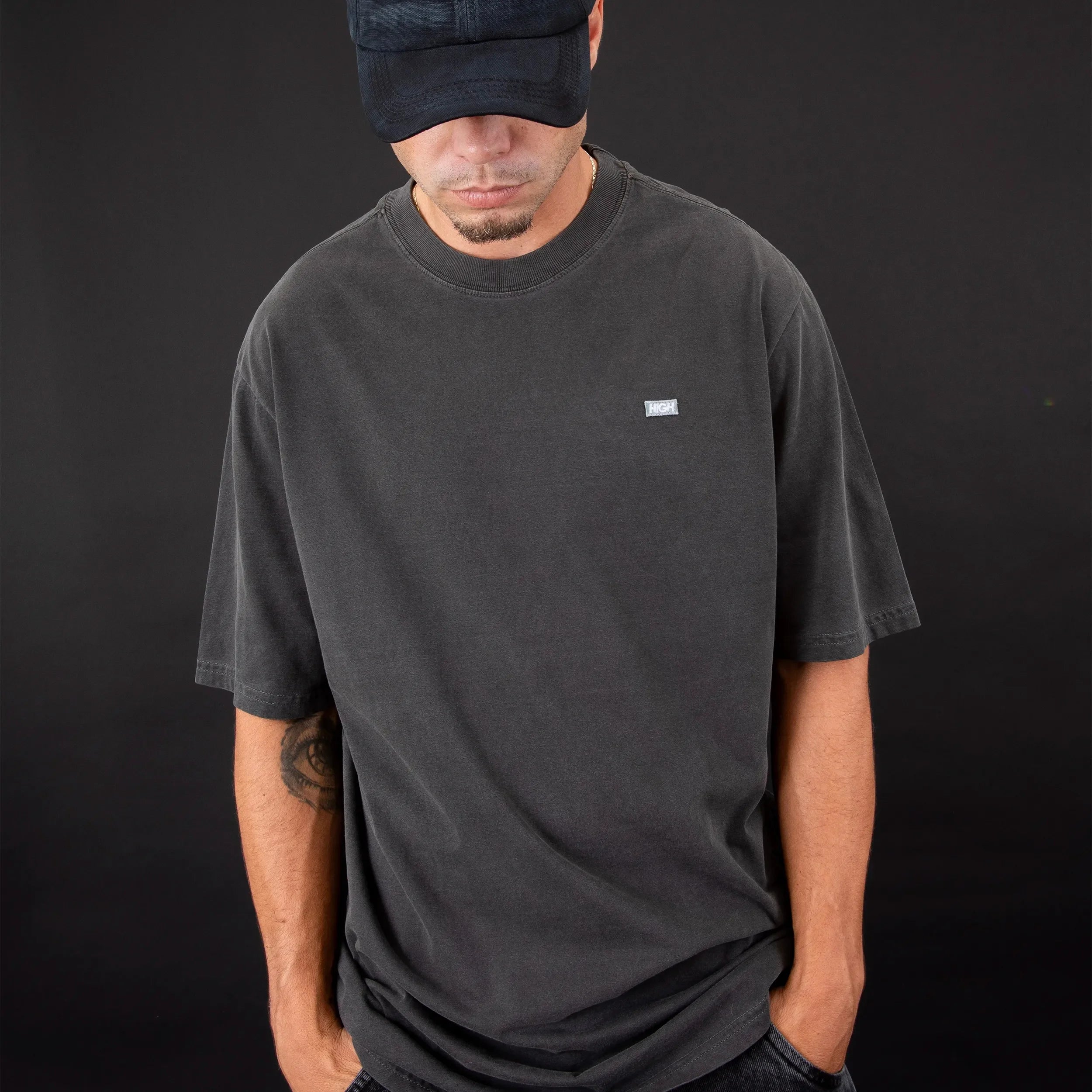 Tee Logo Line Washed Black - Four Street