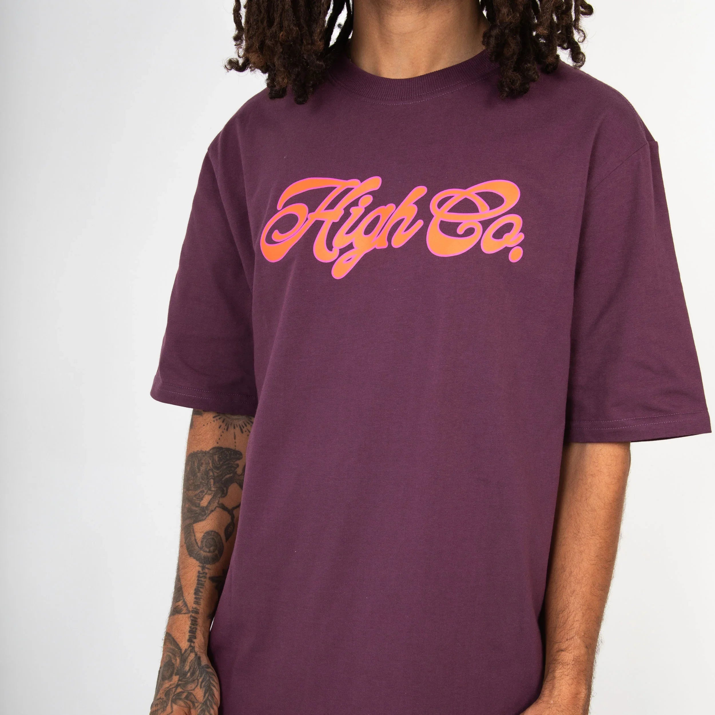 Tee Script Wine - Four Street