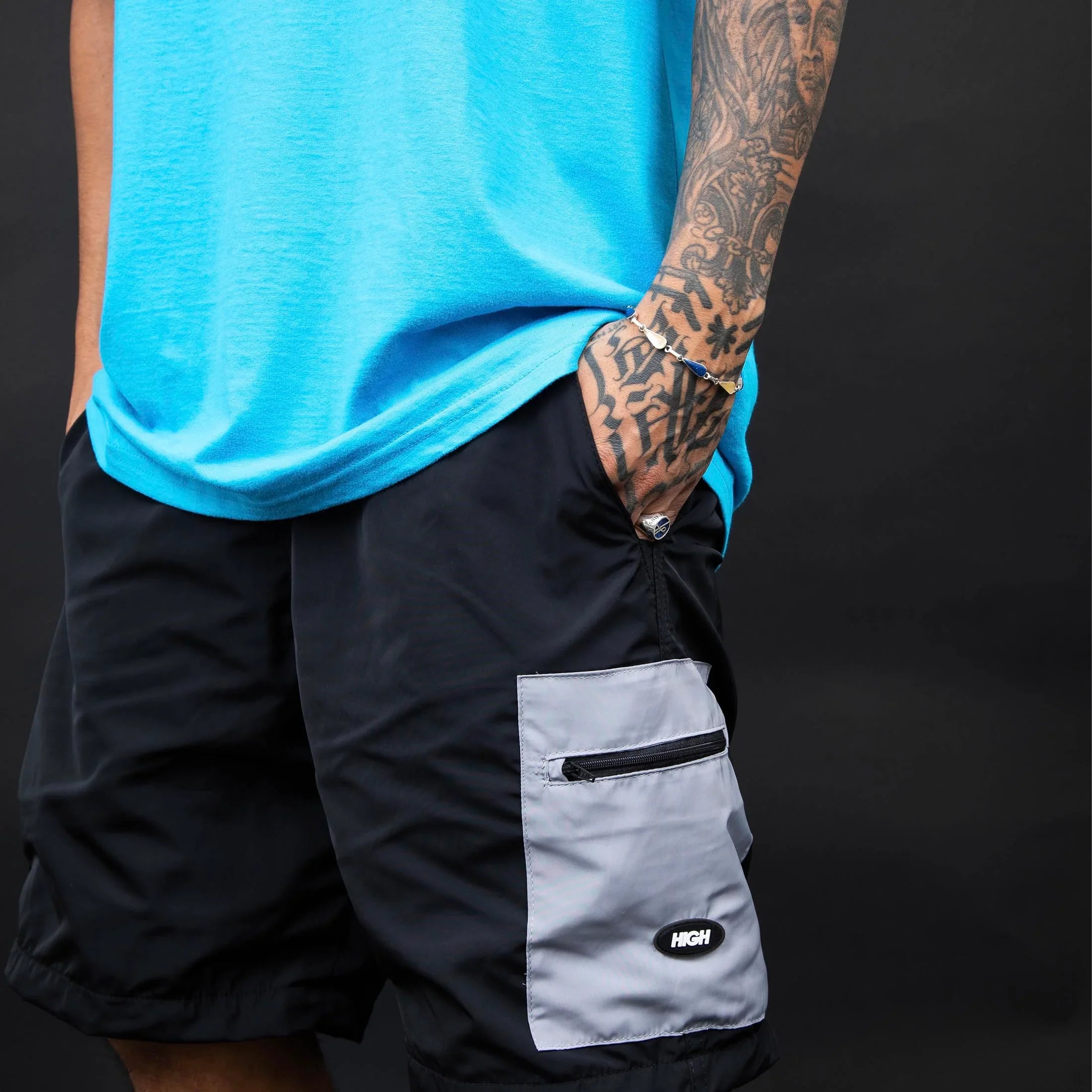 Essential Shorts Black - Four Street