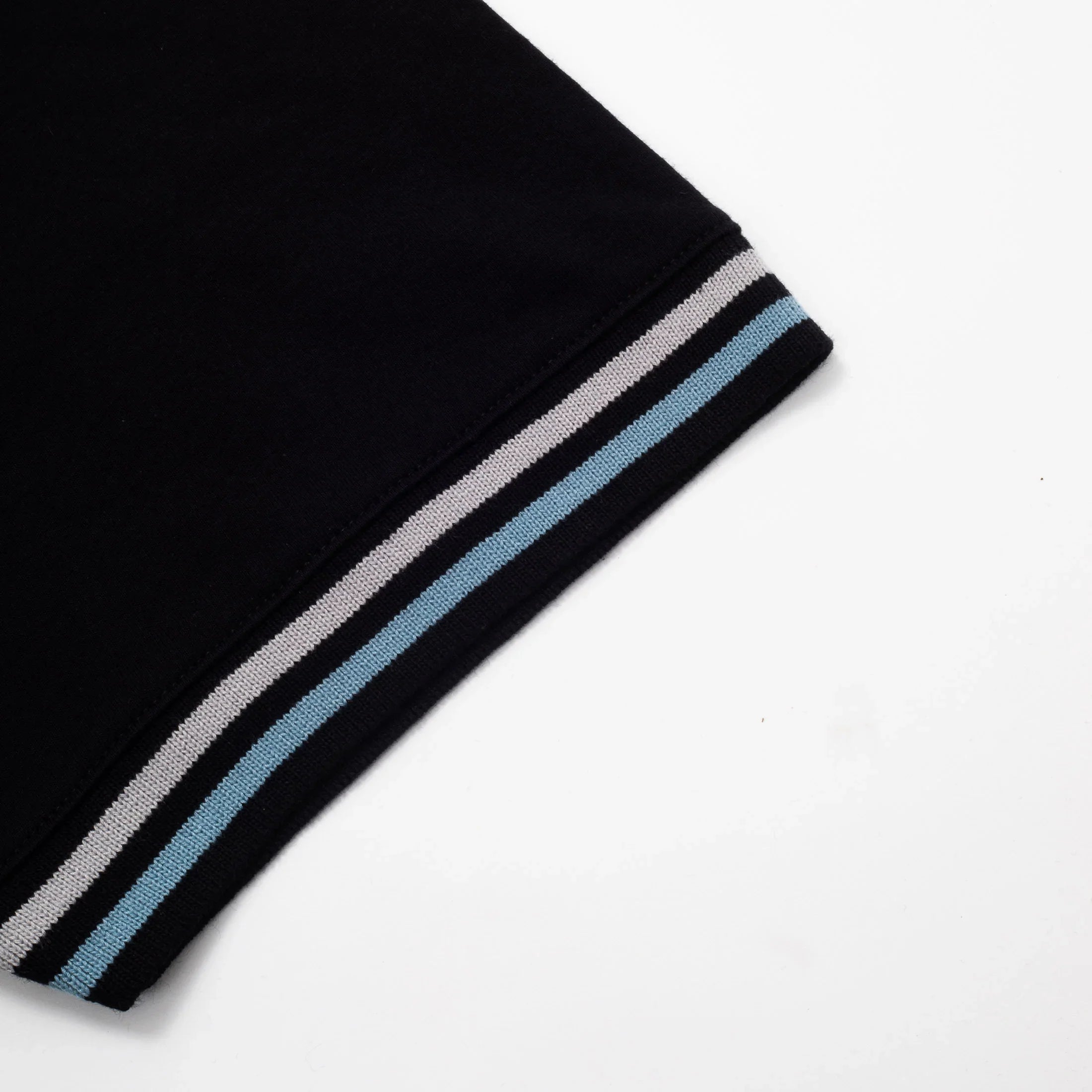 Tee Classy Black - Four Street