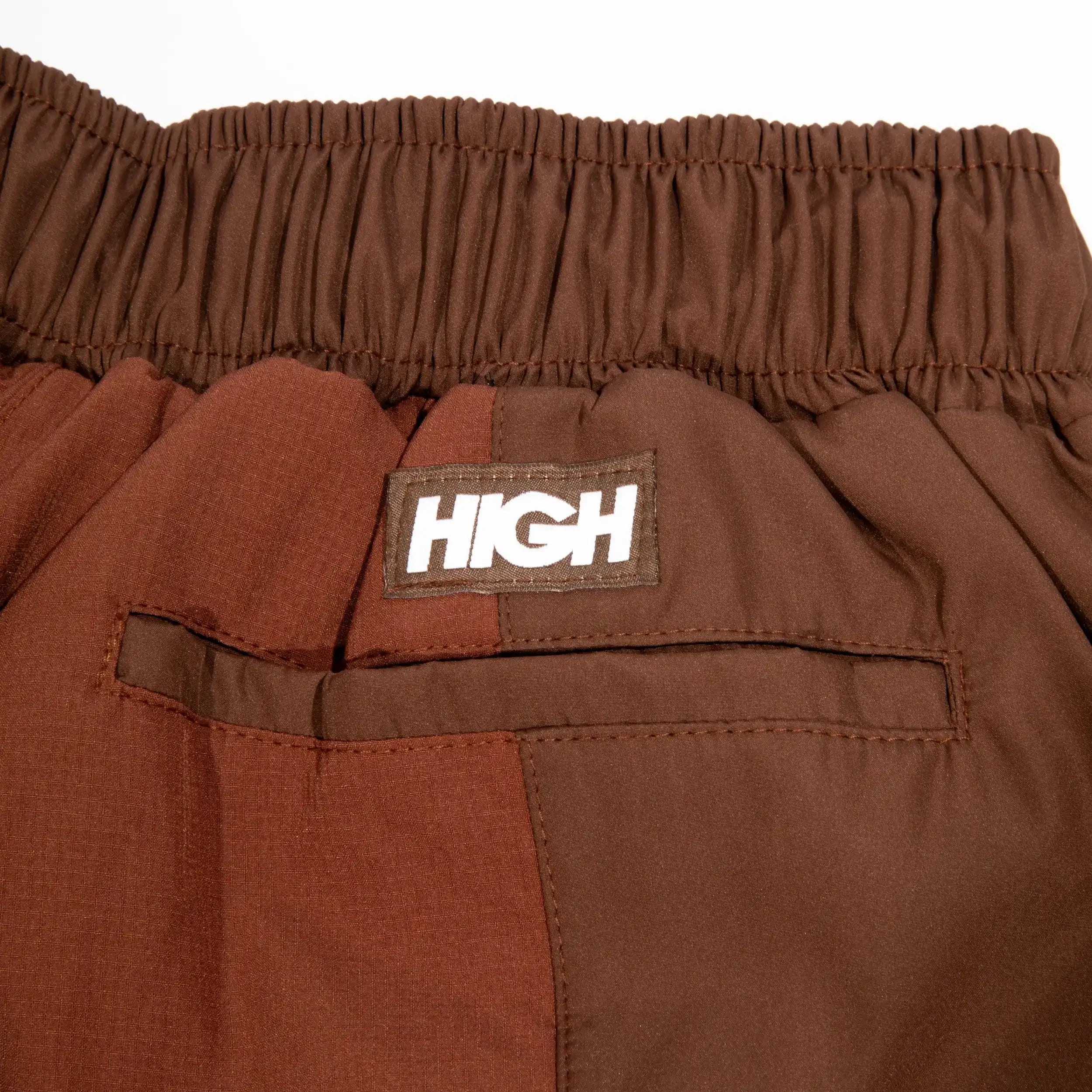Trail Shorts Brown - Four Street