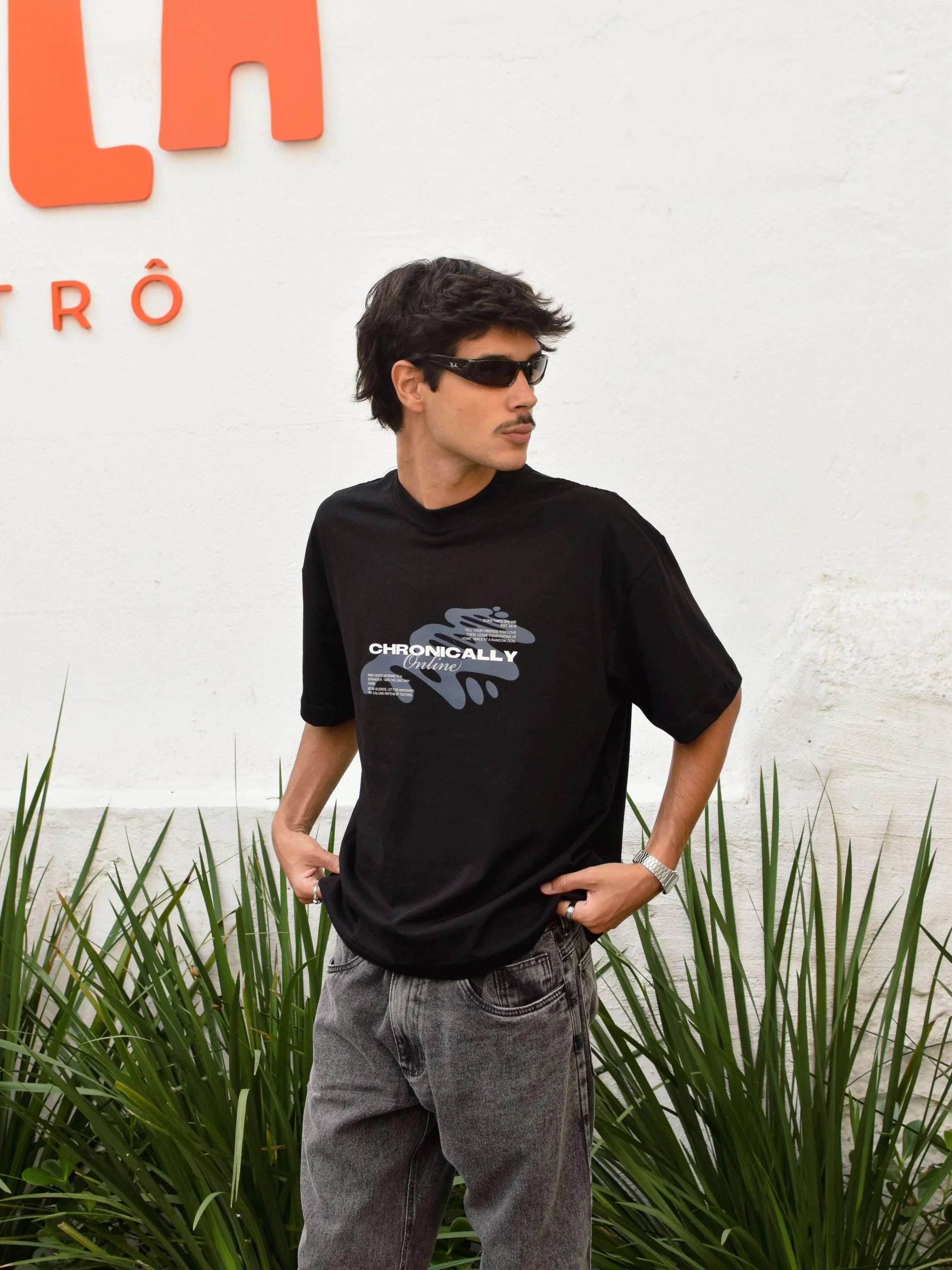 Camiseta Boxy Chronically Online - Four Street