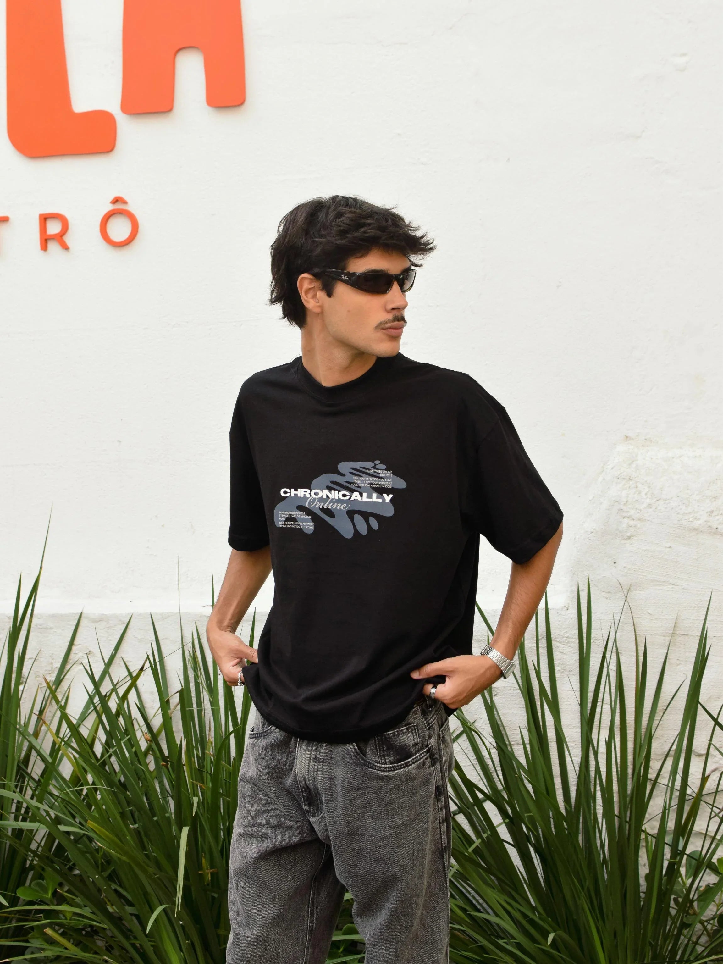 Camiseta Boxy Chronically Online - Four Street