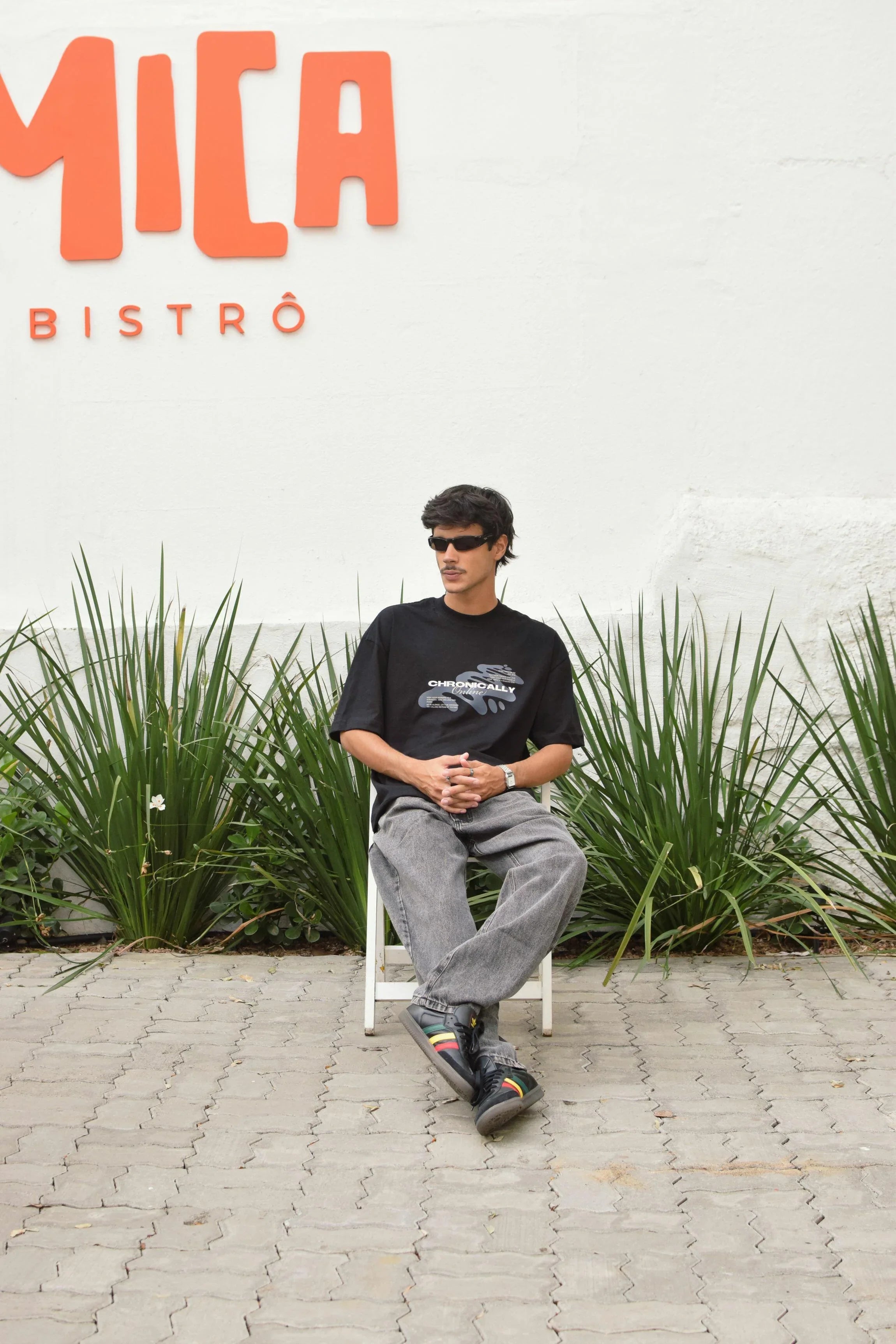 Camiseta Boxy Chronically Online - Four Street