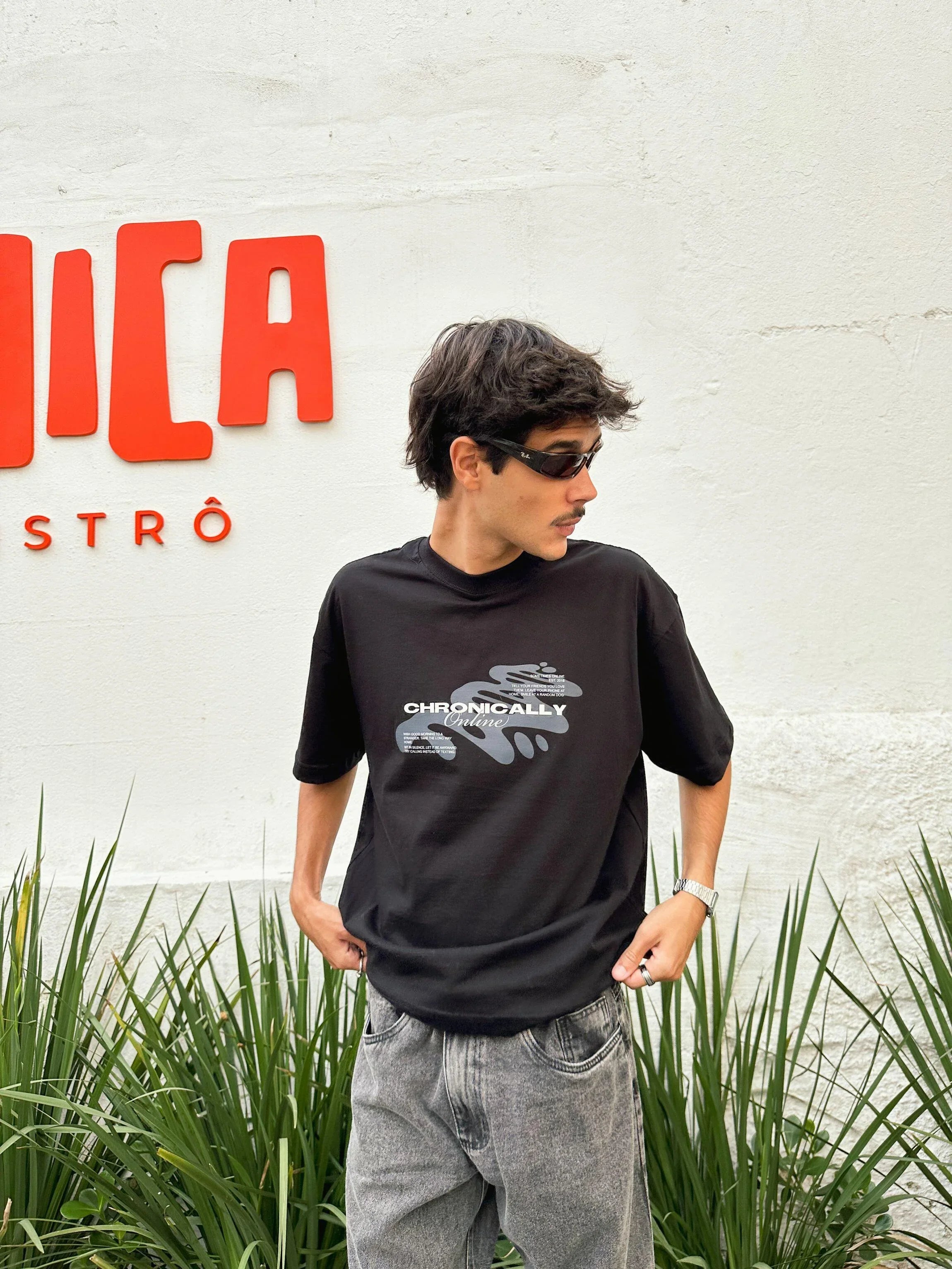 Camiseta Boxy Chronically Online - Four Street