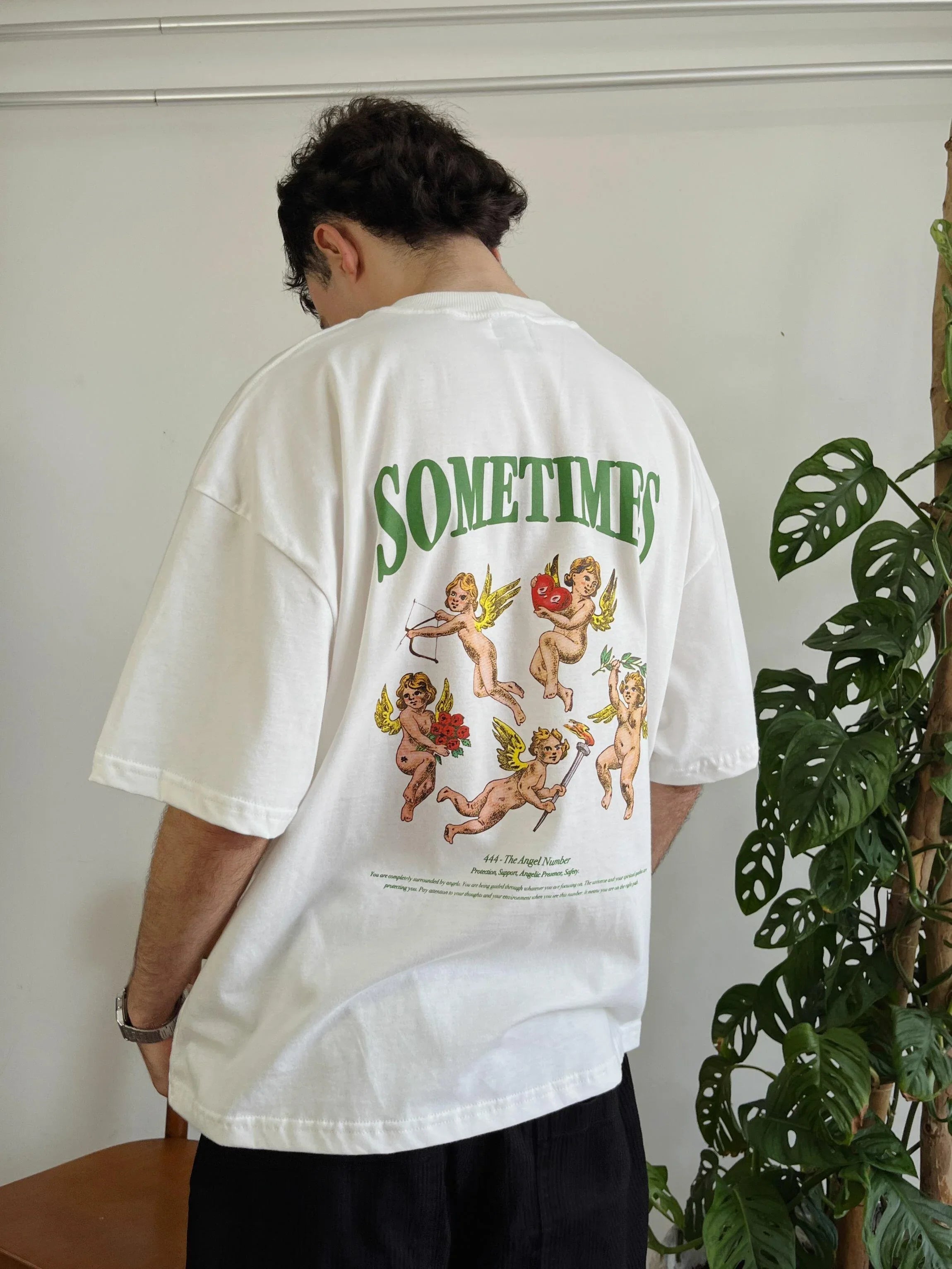 Camiseta Boxy Angel Number Off White - Four Street