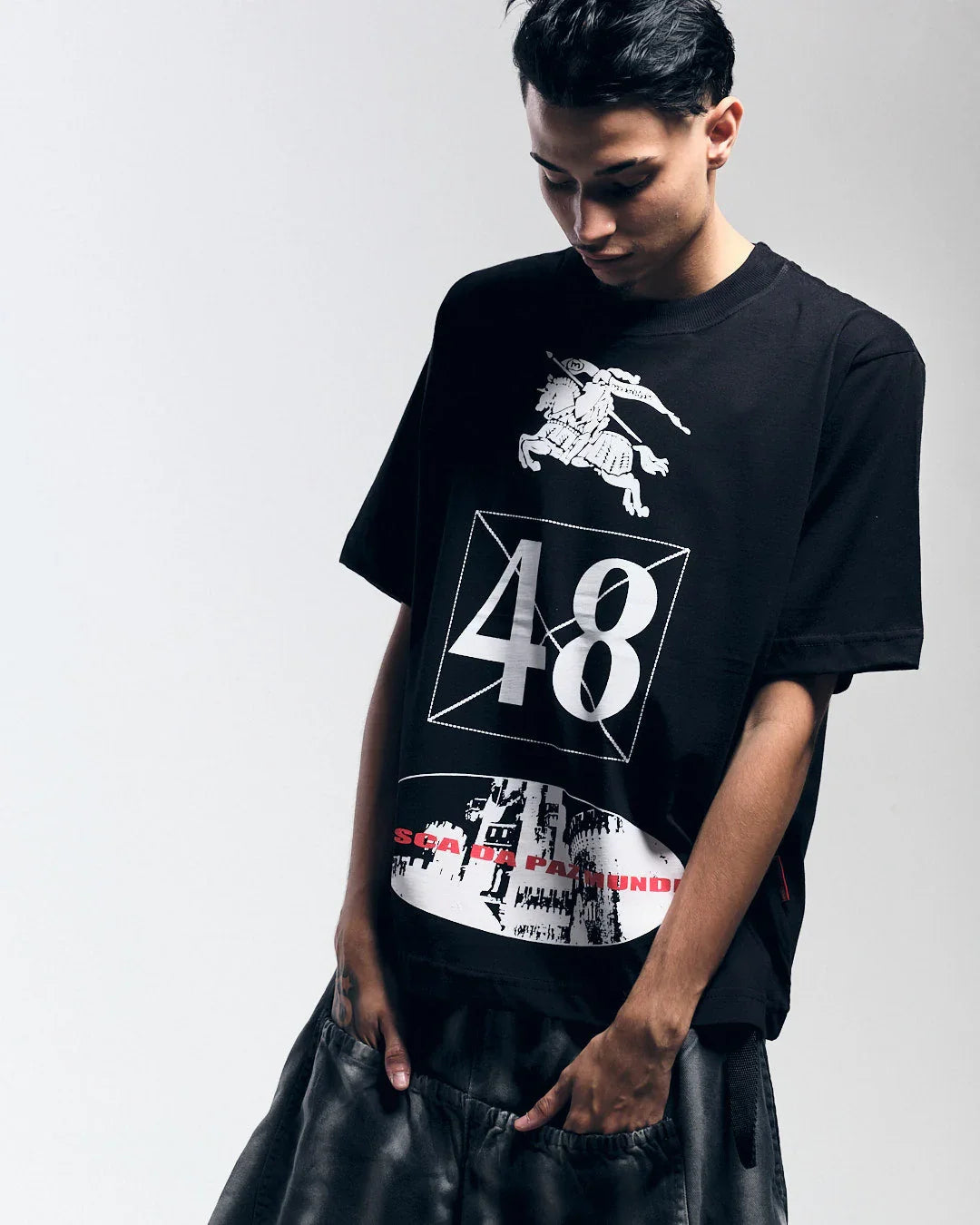 CAMISETA EM BUSCA DA PAZ PRETA - Four Street