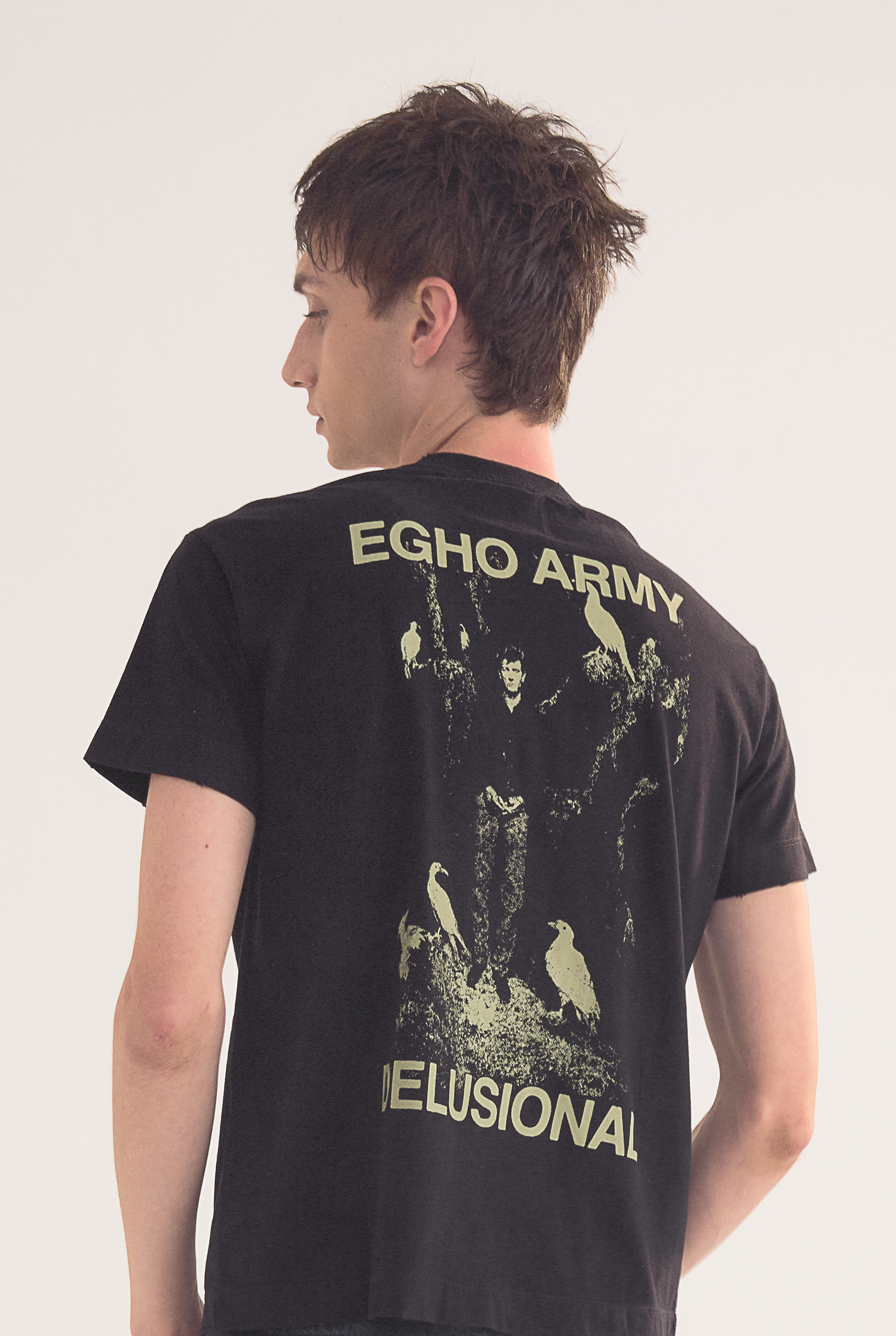 DELUSIONAL REGULAR TEE  - BLACK