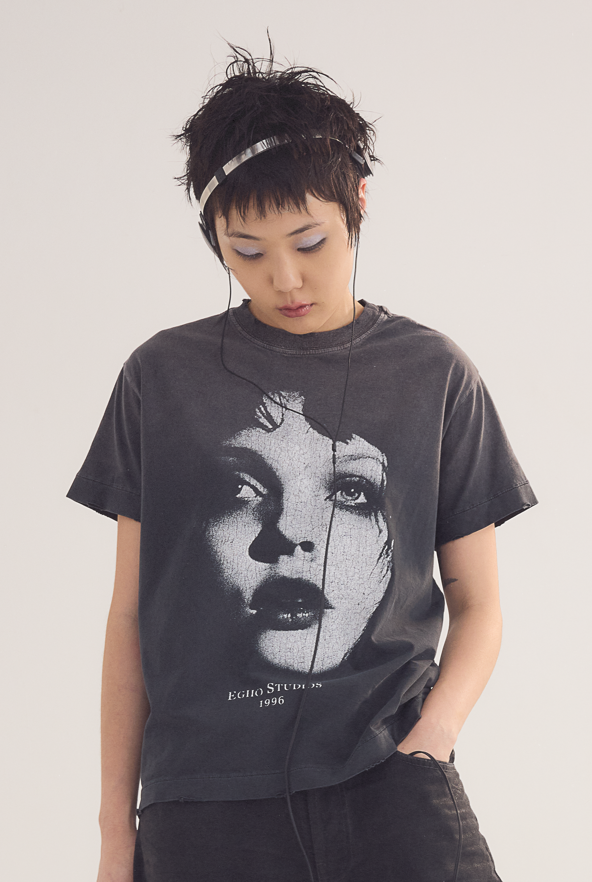 ELIZABETH REGULAR TEE - FADED BLACK