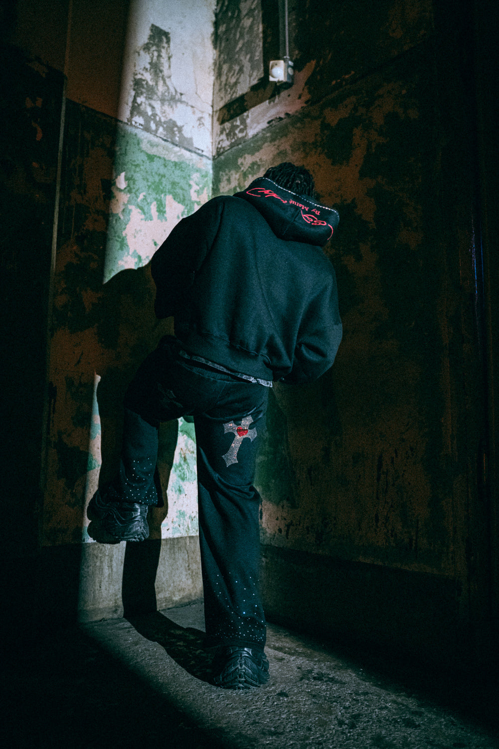 Calça Moletom Preta "Cruz" Ed Hardy x Matuê