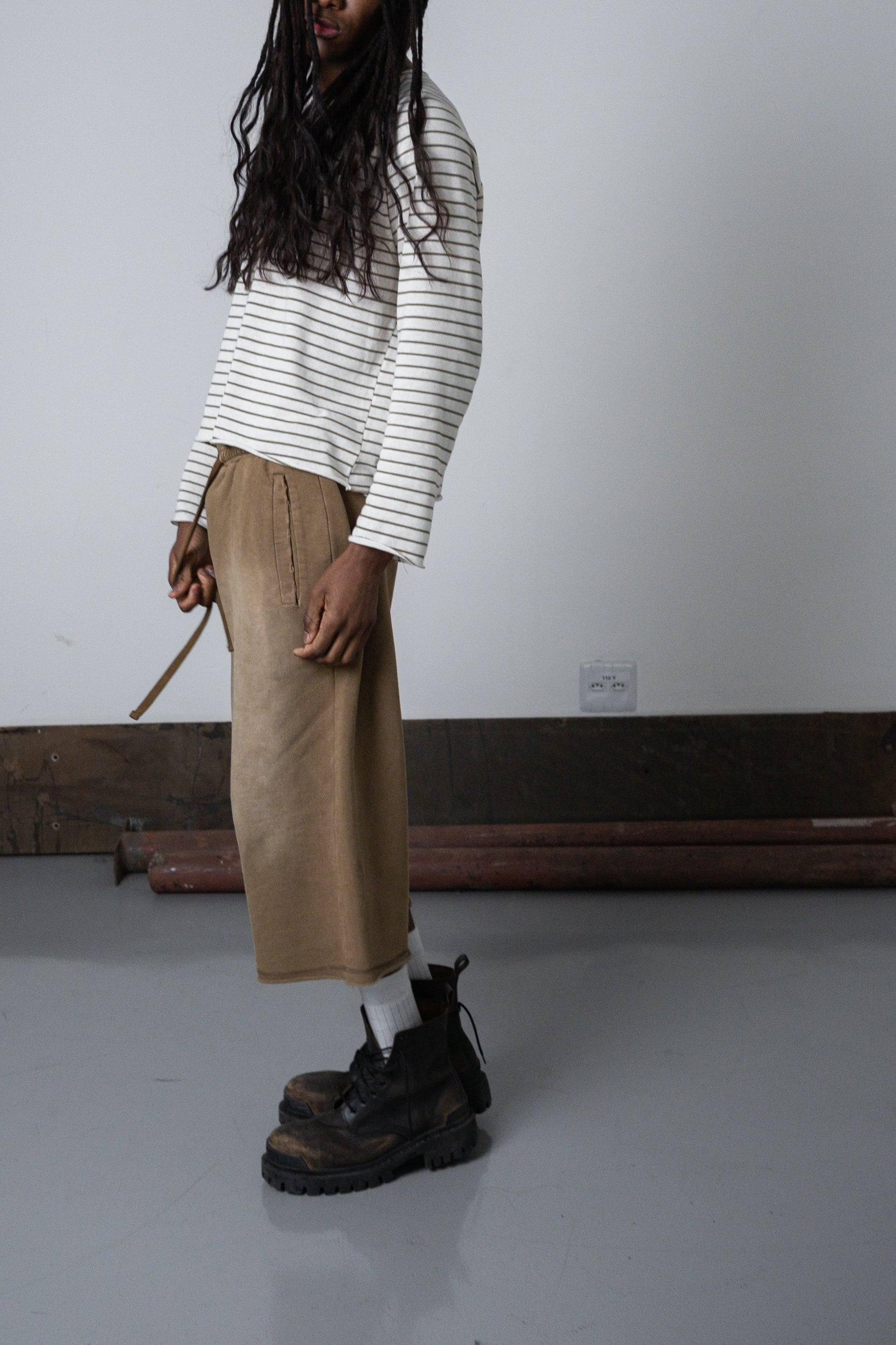 UNF LOOSE SWEATSHORTS - SAND