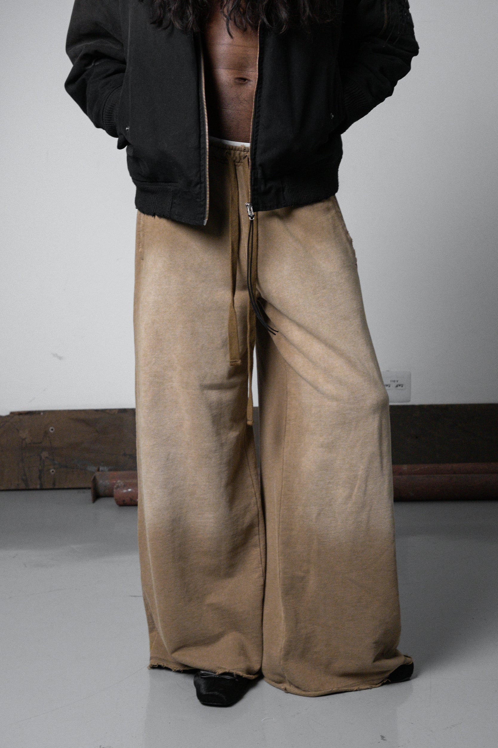 UNF LOOSE SWEATPANTS - SAND