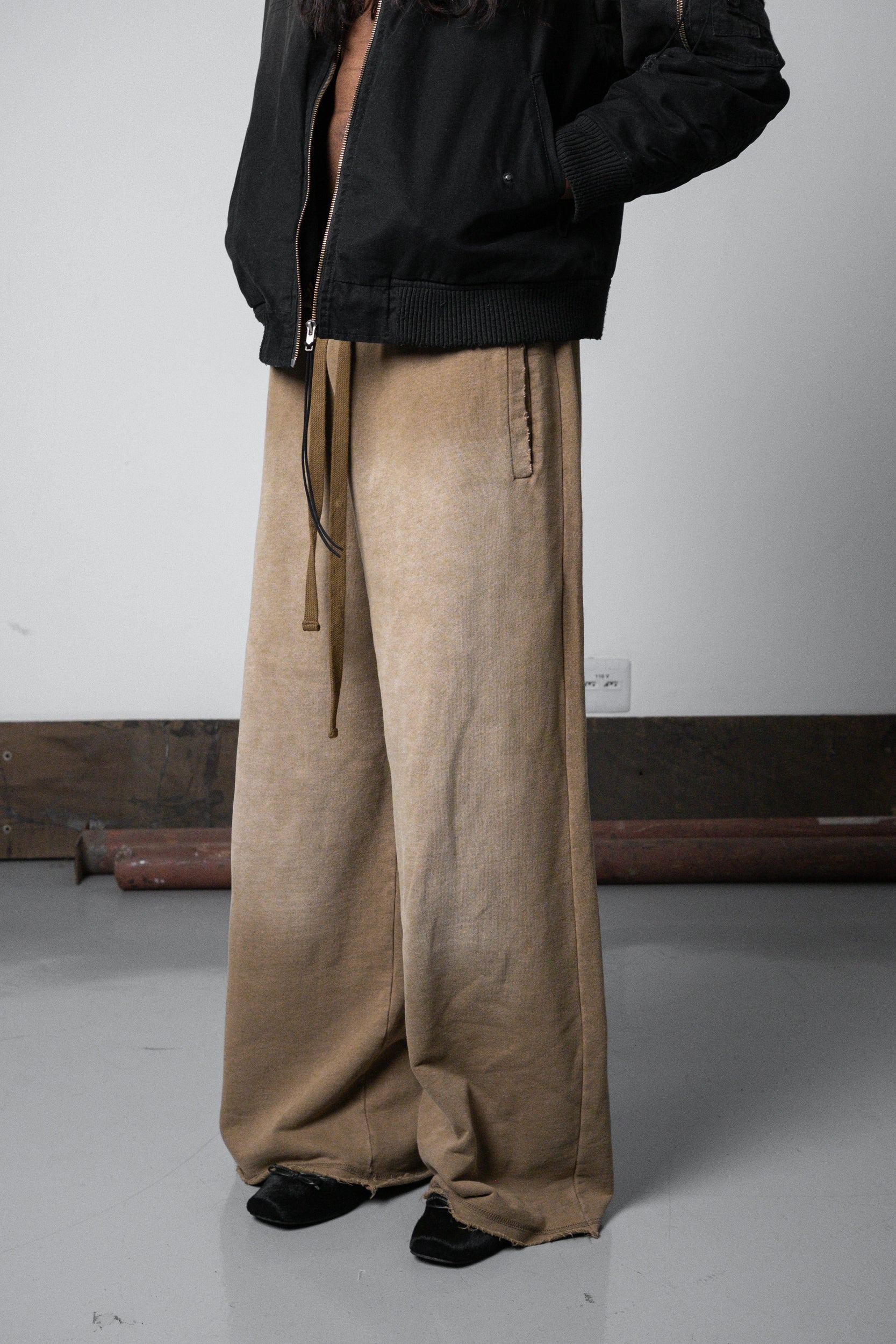 UNF LOOSE SWEATPANTS - SAND