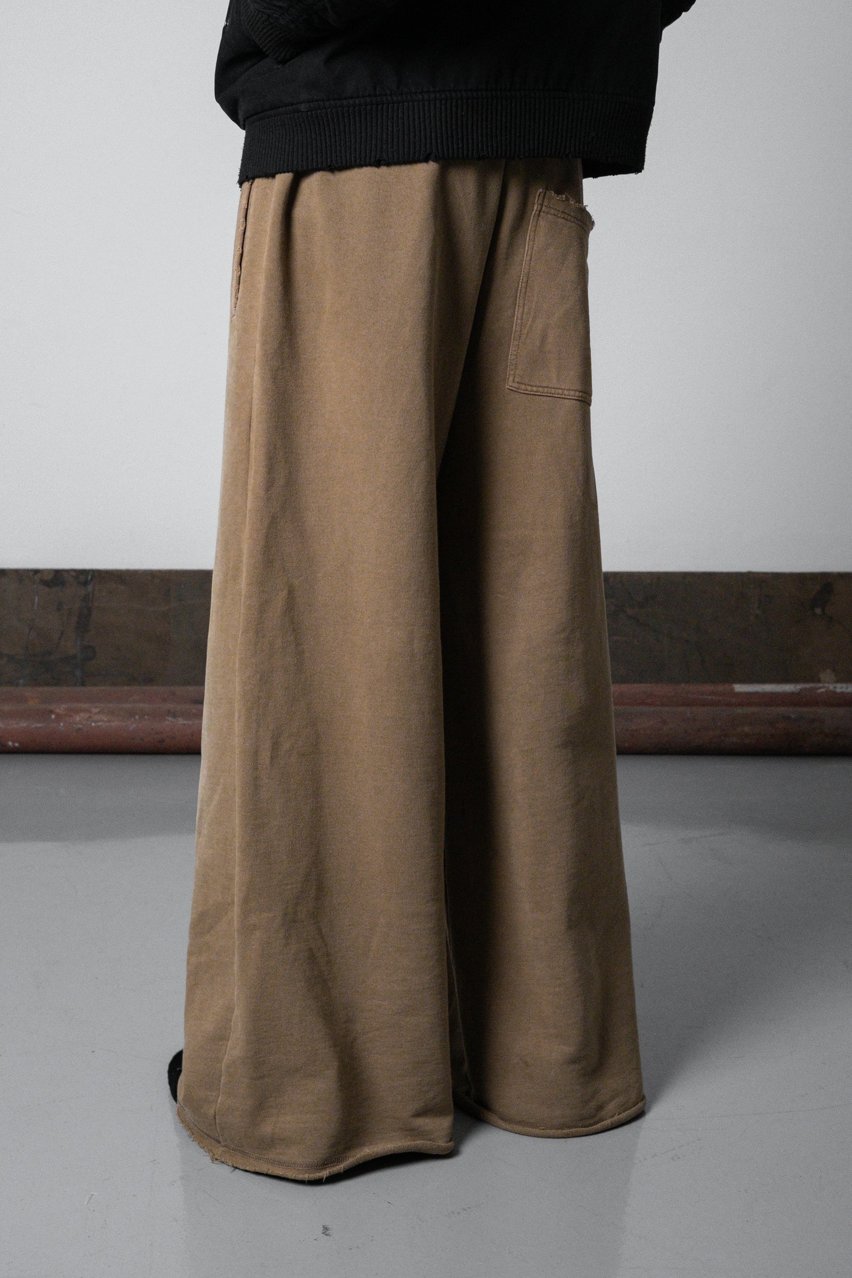 UNF LOOSE SWEATPANTS - SAND