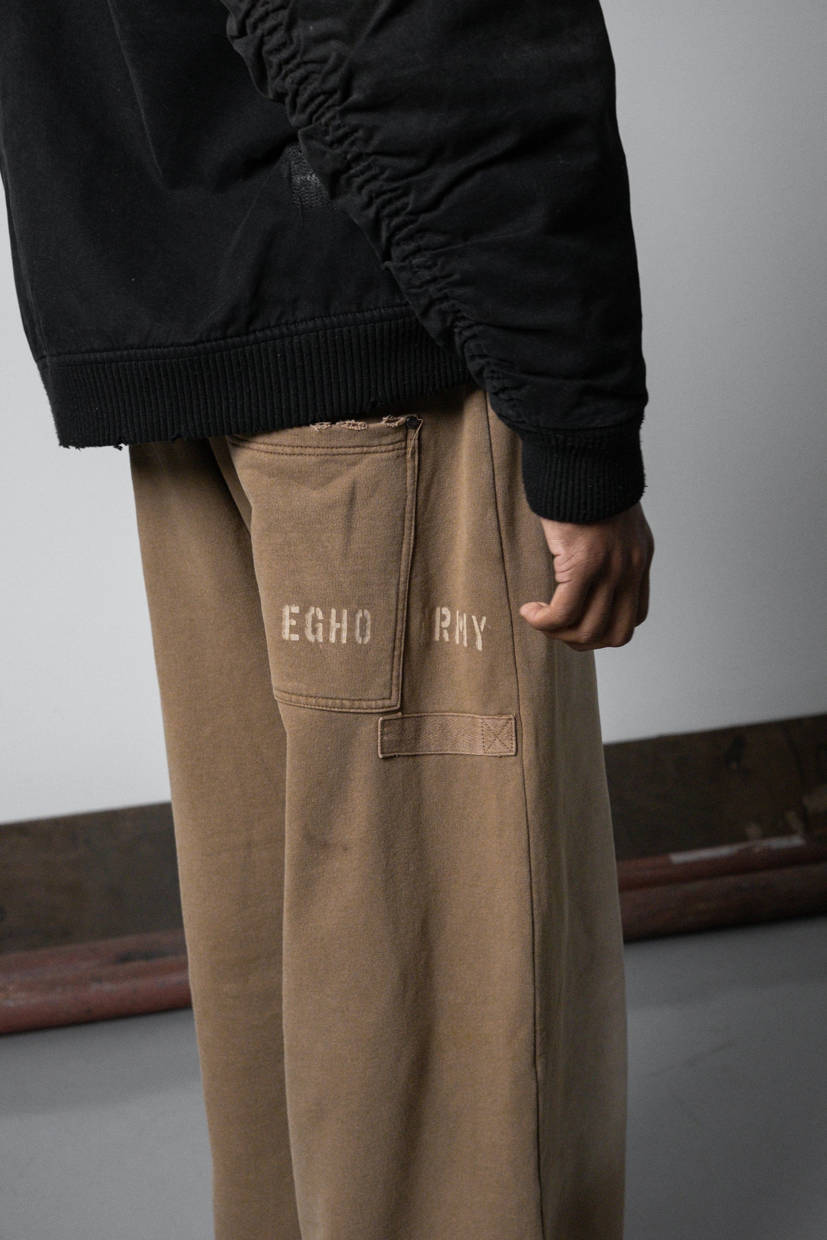 UNF LOOSE SWEATPANTS - SAND