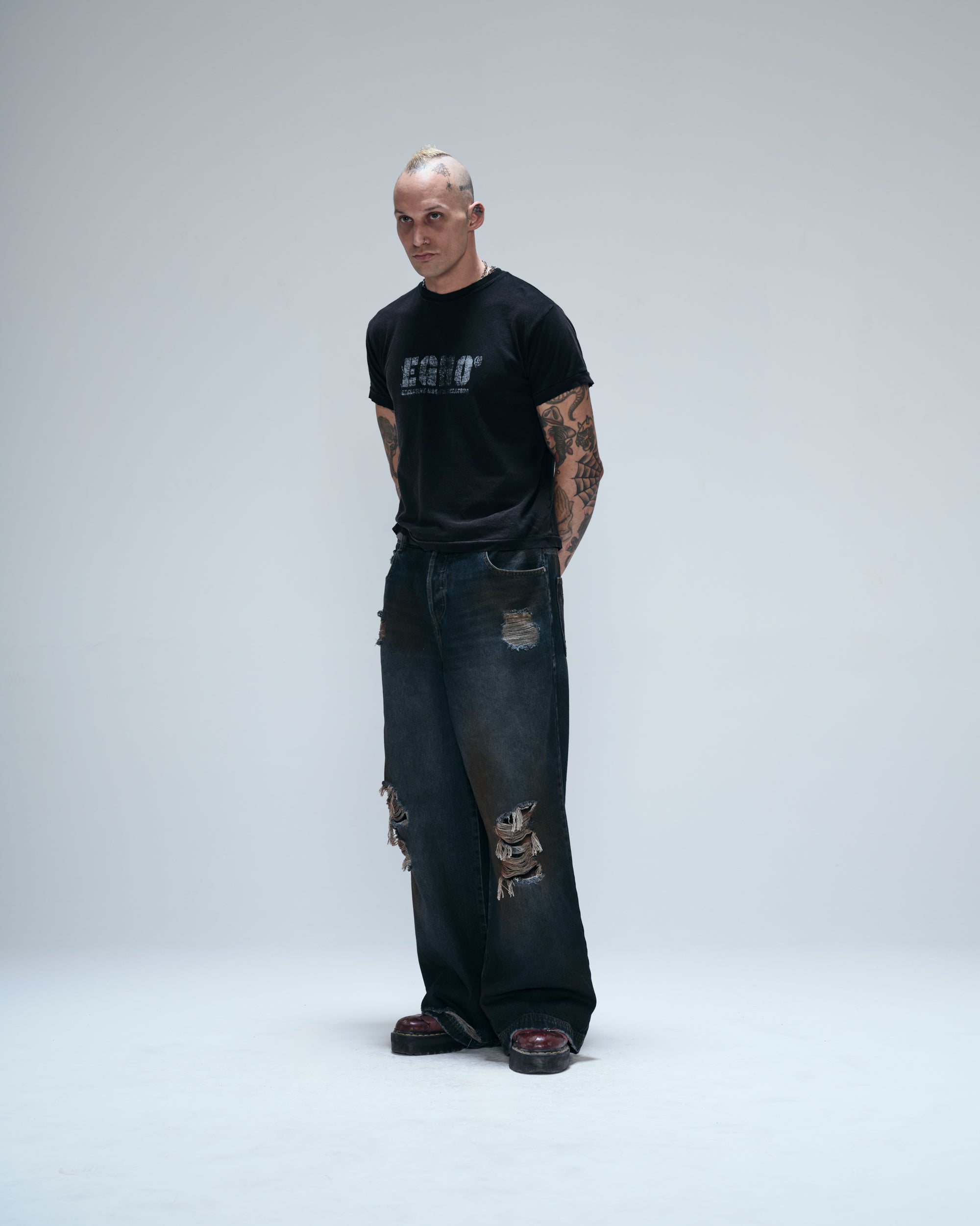 EXCLUSIVE REGULAR GAZE TEE - FADED BLACK