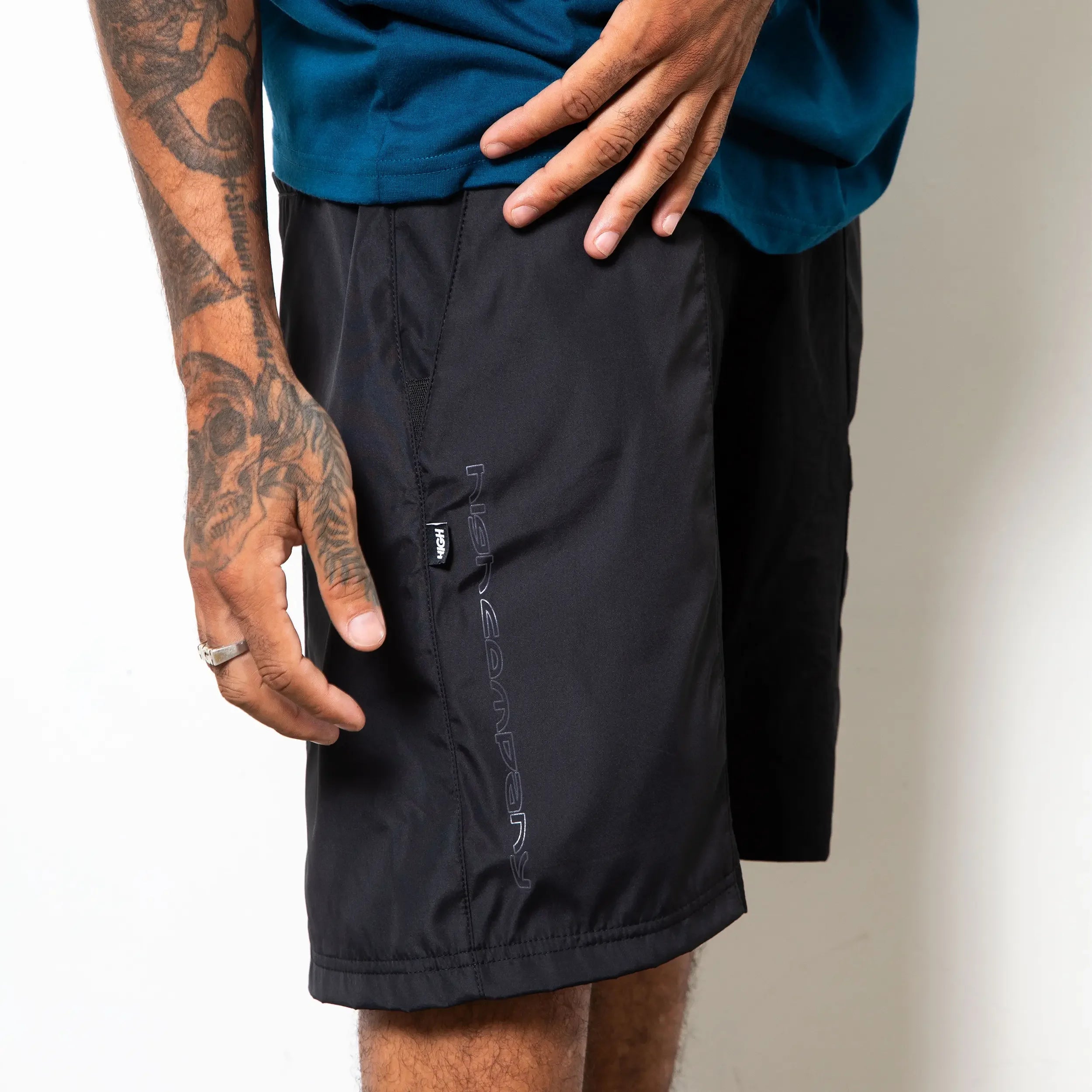 Trail Shorts Black - Four Street