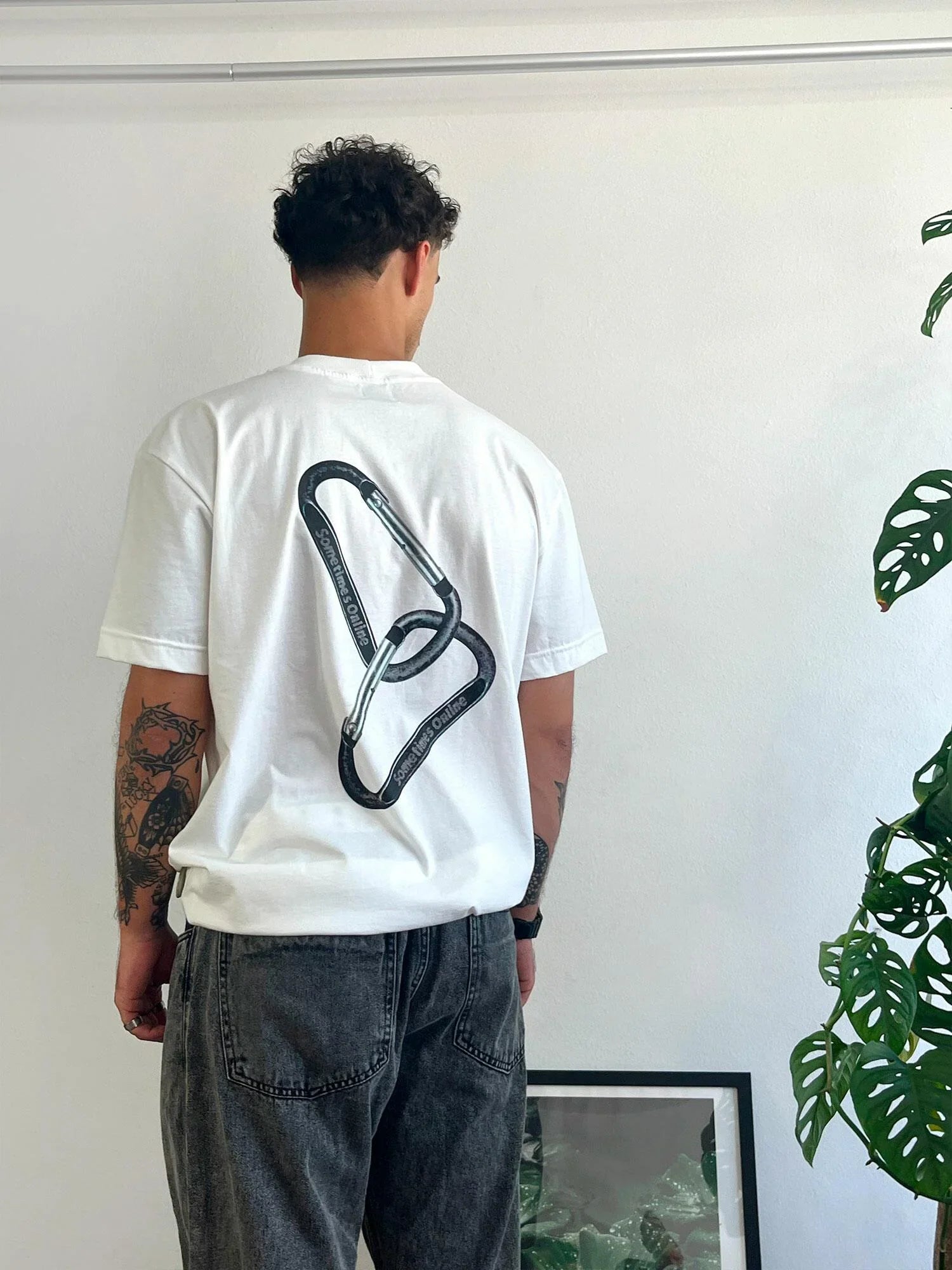 Camiseta Mosquetão Branca - Four Street