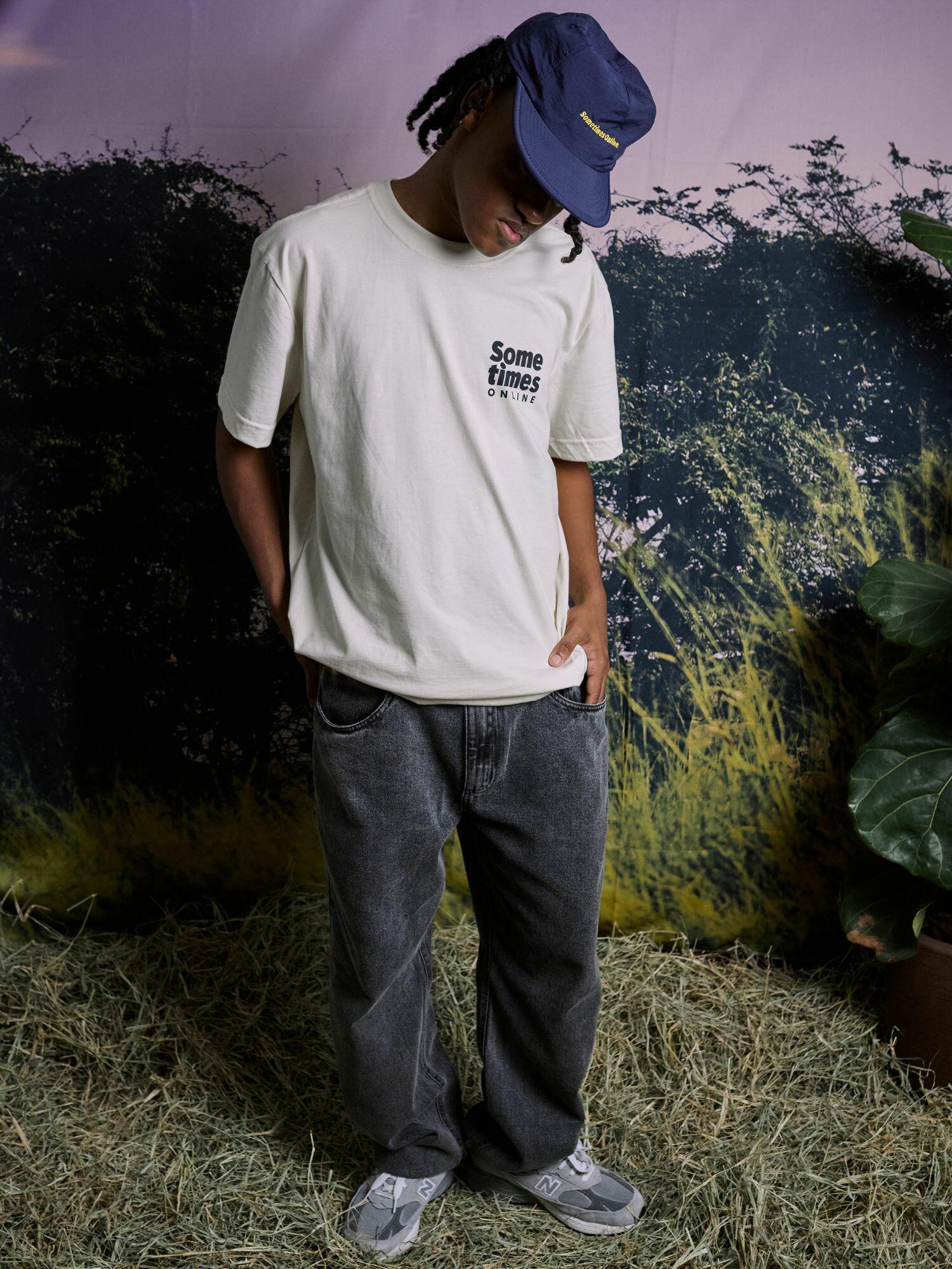 Camiseta Money For Coffee - Four Street