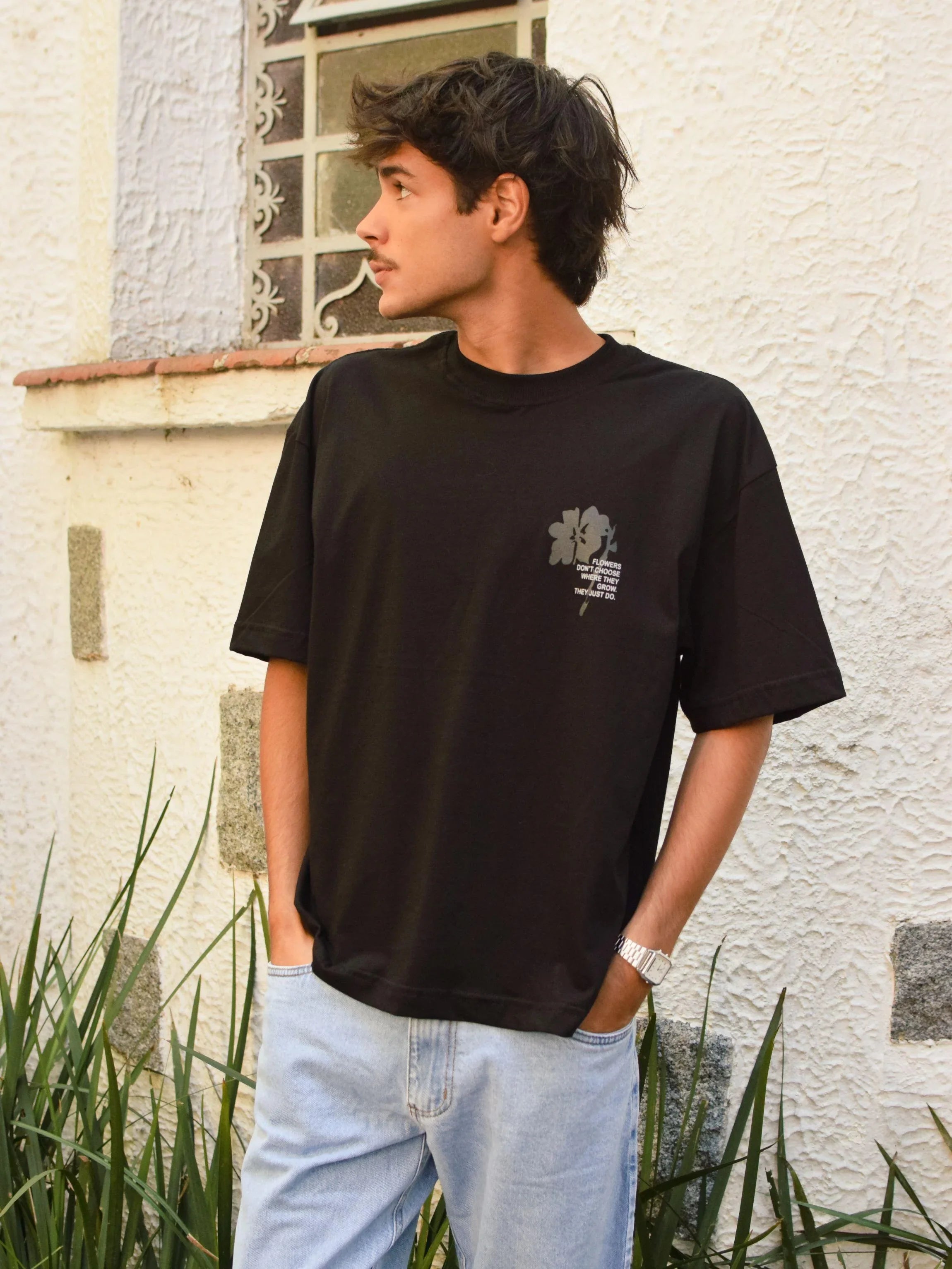 Camiseta Boxy Flowers - Four Street