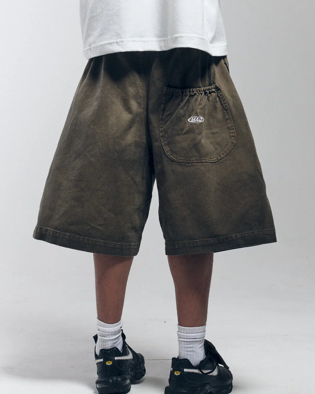 BERMUDA DE TINTURARIA MARROM - Four Street