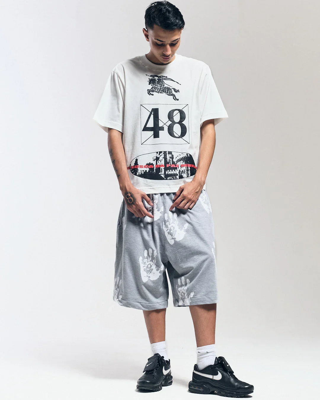 CAMISETA EM BUSCA DA PAZ OFF WHITE - Four Street