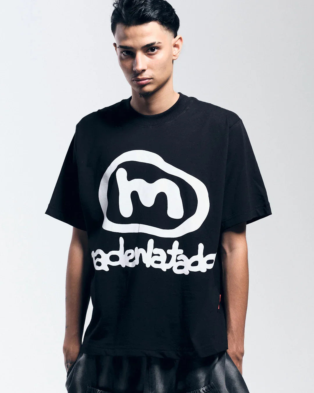 CAMISETA MMMMMMMAD PRETA - Four Street